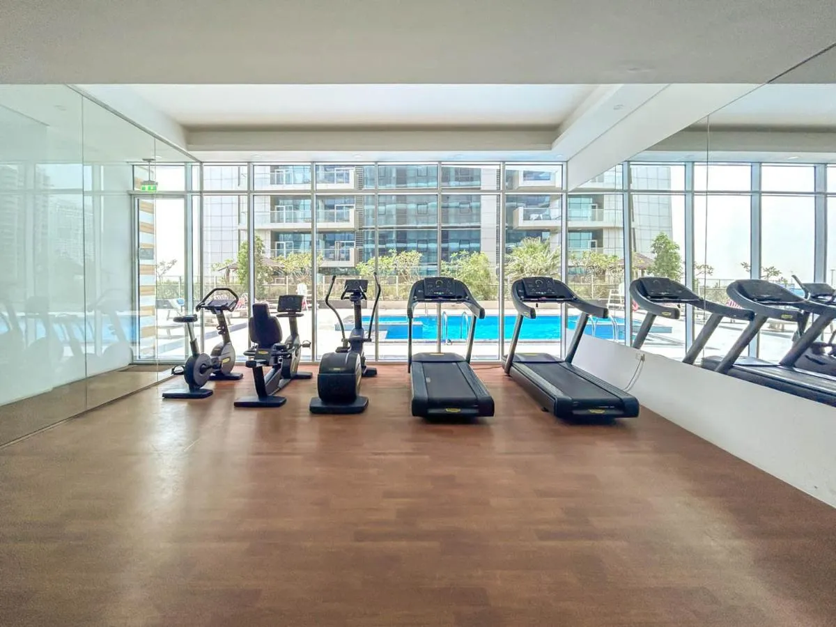 ⁨Cozy Studio 7 Minutes From Dubai Mail⁩ — صورة 5