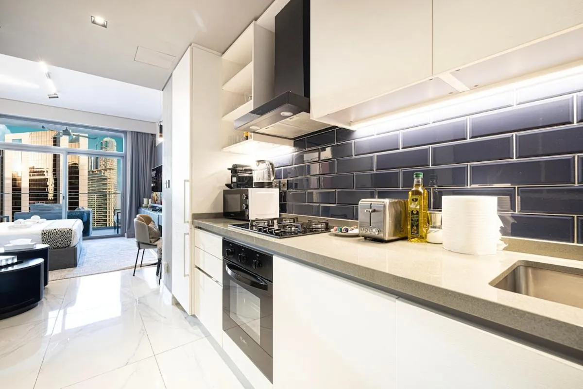 ⁨Cosy Studio, 7-min walk Burj Khalifa and Dubai Mall⁩ — صورة 5