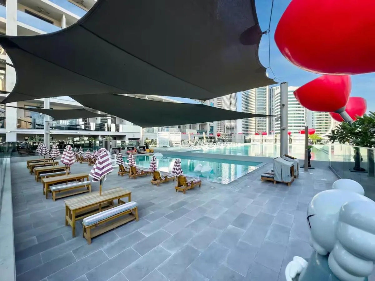 ⁨Cosy Studio, 7-min walk Burj Khalifa and Dubai Mall⁩ — صورة 29