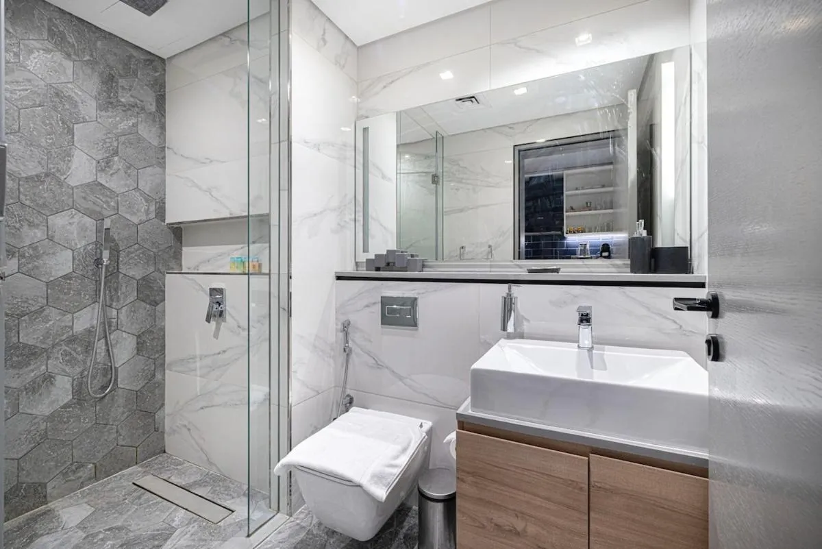 ⁨Cosy Studio, 7-min walk Burj Khalifa and Dubai Mall⁩ — صورة 19