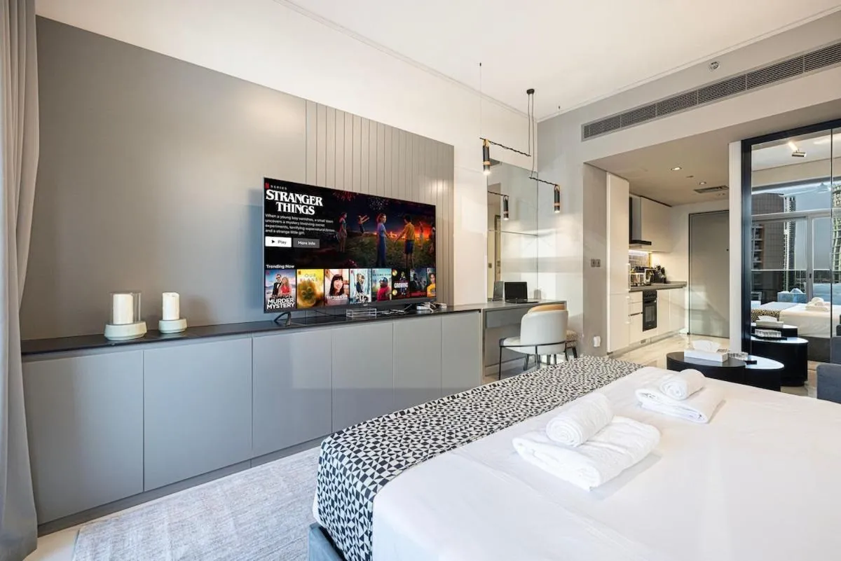⁨Cosy Studio, 7-min walk Burj Khalifa and Dubai Mall⁩ — صورة 13