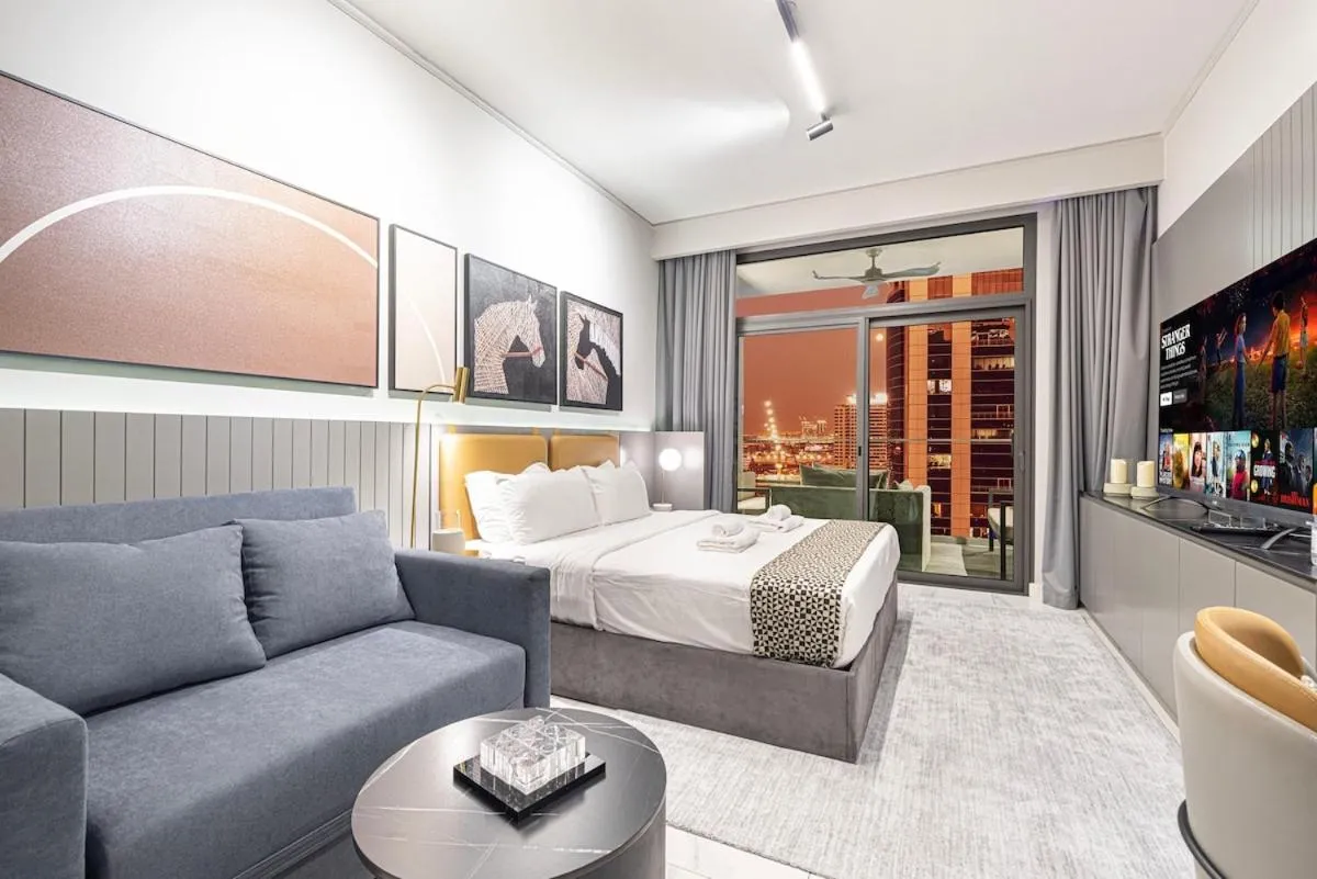 ⁨Cosy Studio, 7-min walk Burj Khalifa and Dubai Mall⁩ — صورة 16