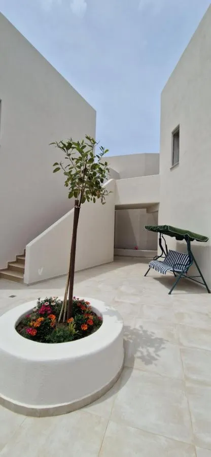 لوفلي هوت ل — صورة 4