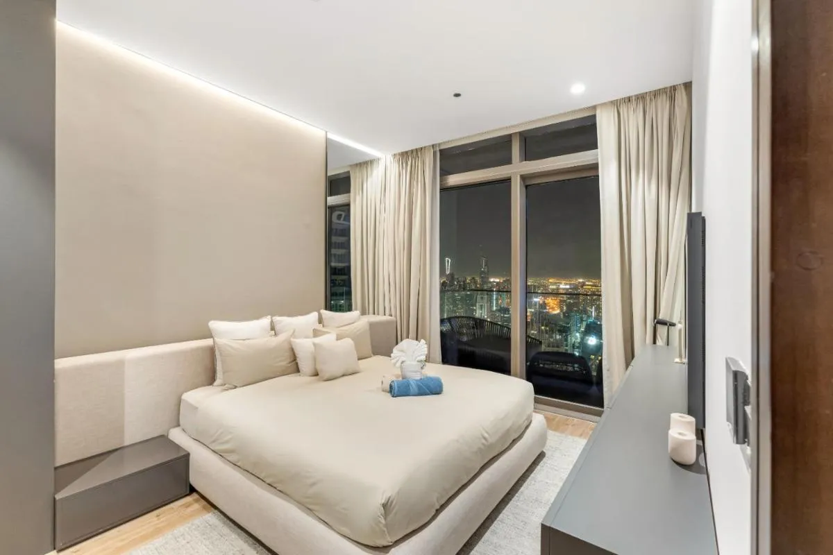 ⁨1BR Jumeirah Living - Marina View - 5 STARS Facilities⁩ — صورة 4
