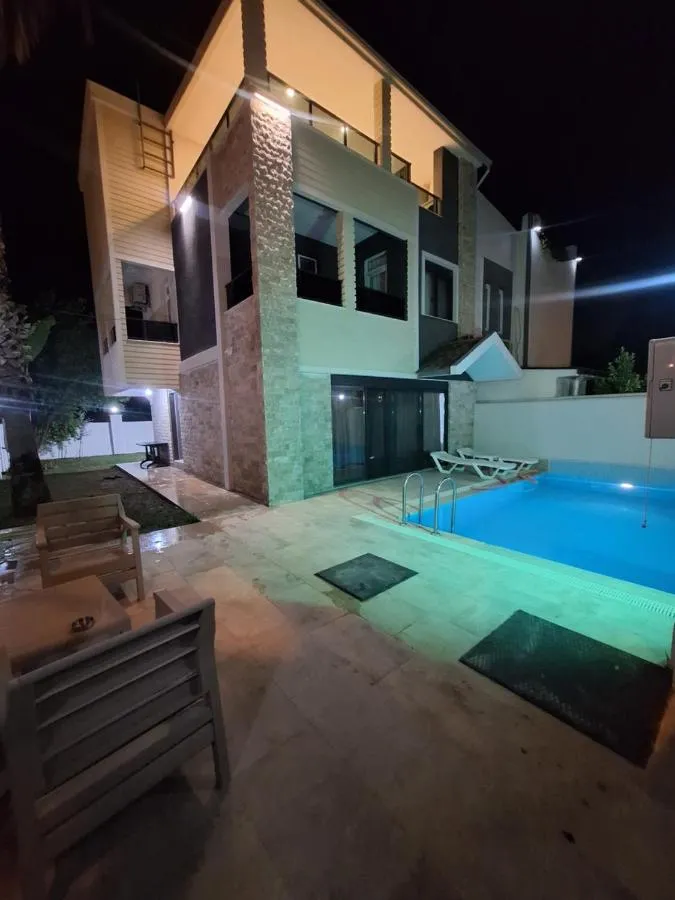 Villa Pars Antalya Three story villa, private pool and roof terrace Three Bedroom Accommodation for six Guests — صورة 3