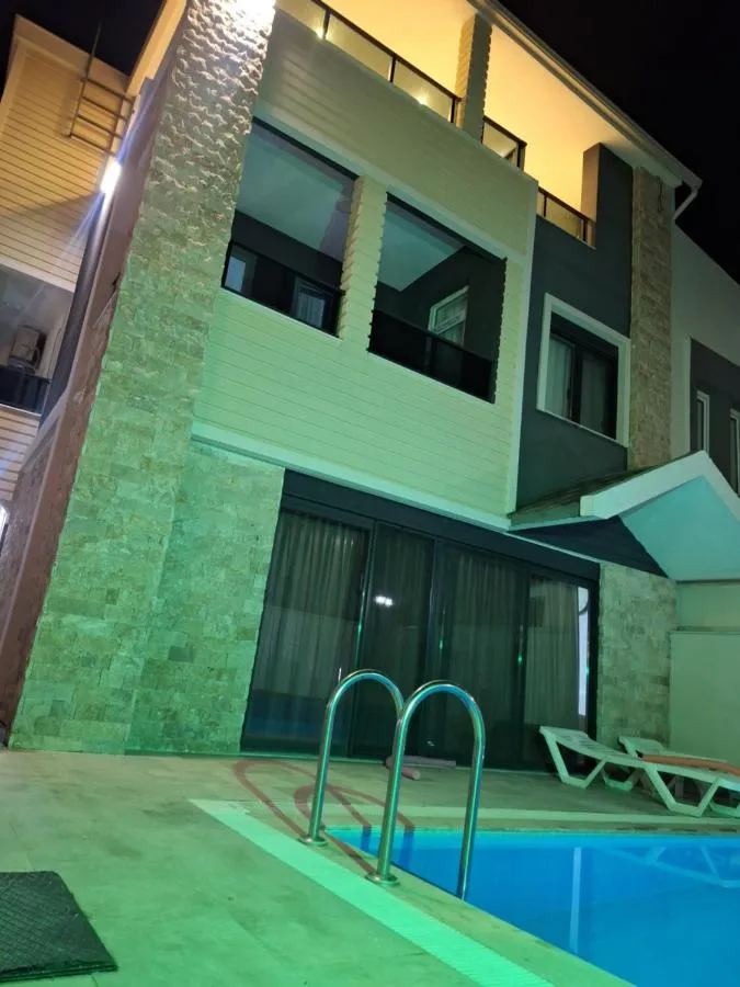 Villa Pars Antalya Three story villa, private pool and roof terrace Three Bedroom Accommodation for six Guests — صورة 2