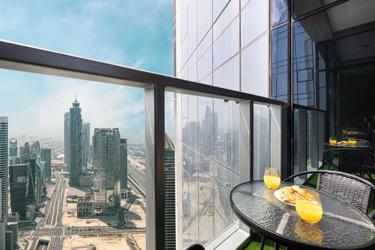 ⁨Highest Infinity Pool Burj Khalifa View⁩ — صورة 13