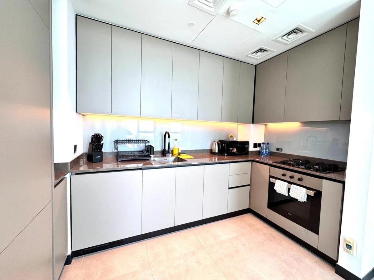 ⁨5 Star Apartment Dubai Burj KhalifaView⁩ — صورة 6