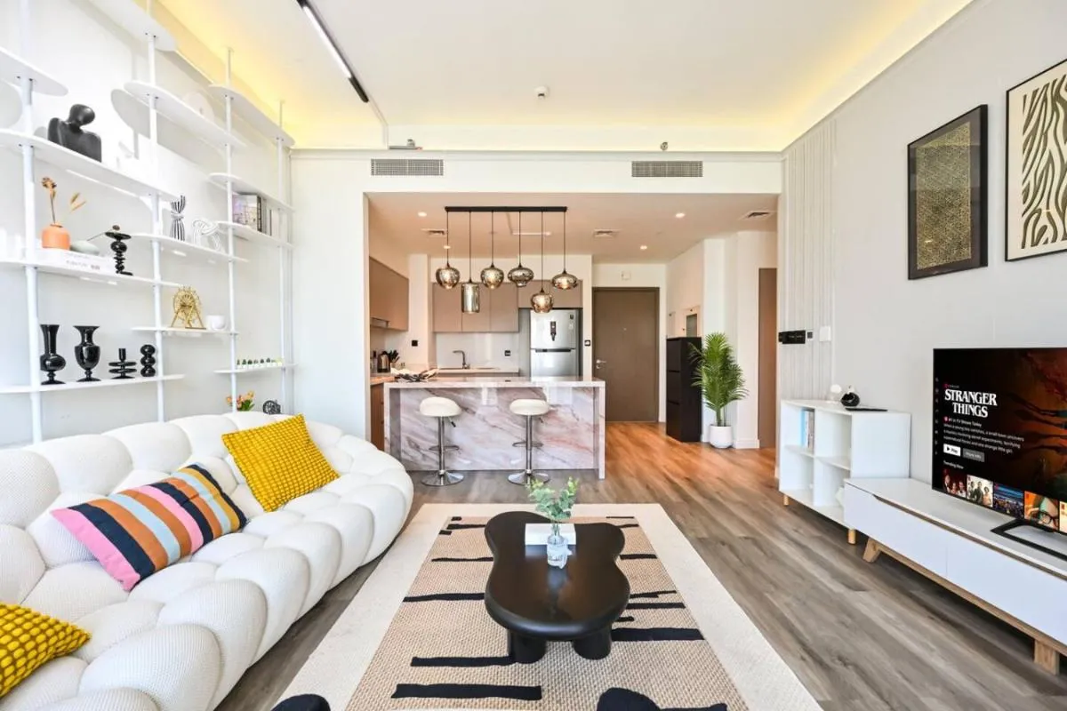 Comfy 2BR Act 1 Near Dubai Mall — صورة 4
