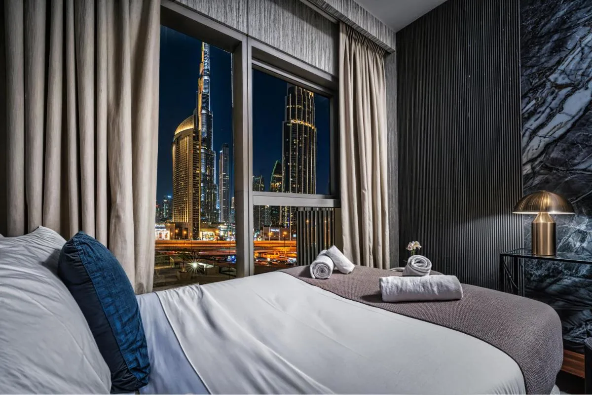 ⁨Dubai Mall Connection - Burj Views - Turf Balcony⁩ — صورة 14