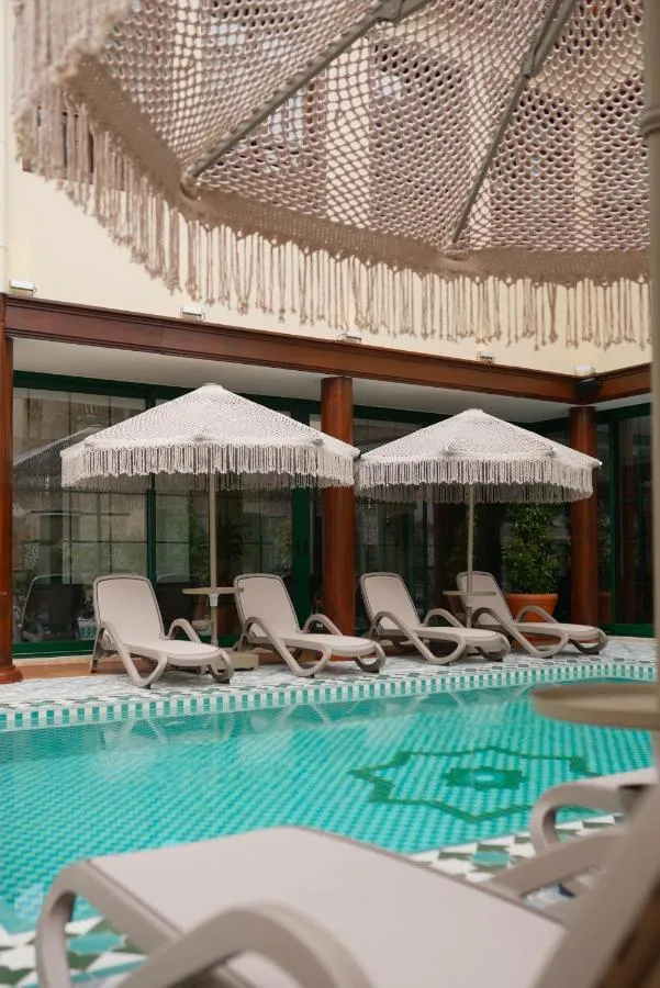 بيلموندو سويتس هاري ولد توون انتاليا — صورة 3