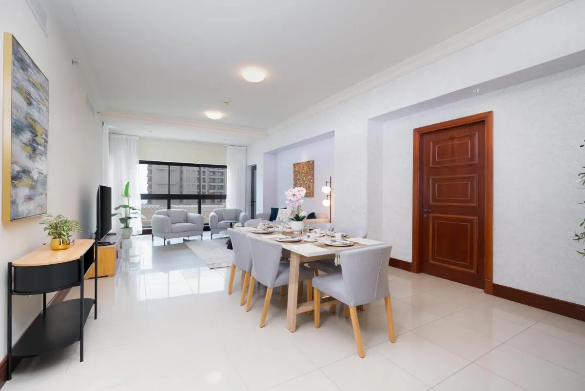 Golden Mile at its Best 2BR Plus Maids Palm Jumeirah