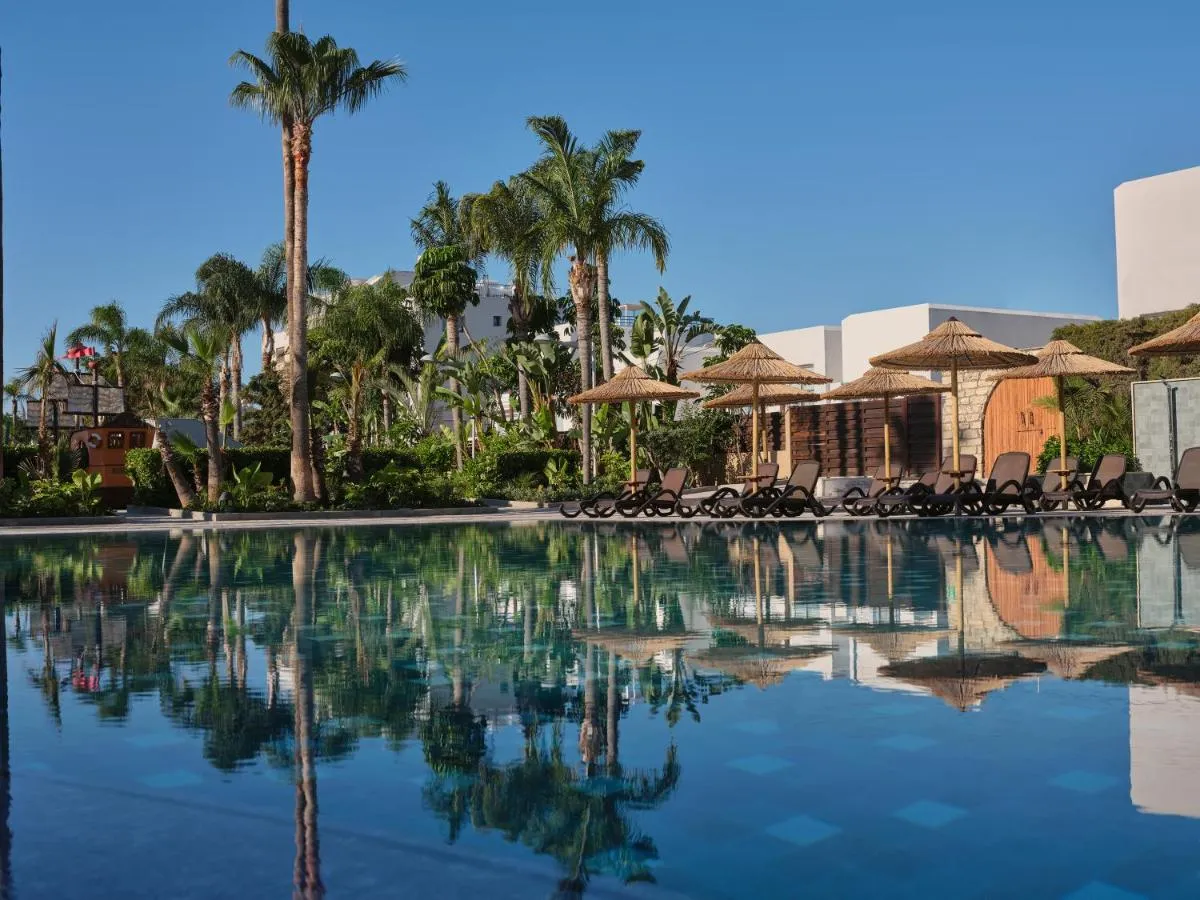 اتلانتيسا واسيس هوتيل - ليماسول، قبرص