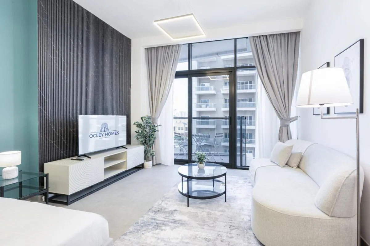Modern Home in Sports City with Rooftop Pool — صورة 3
