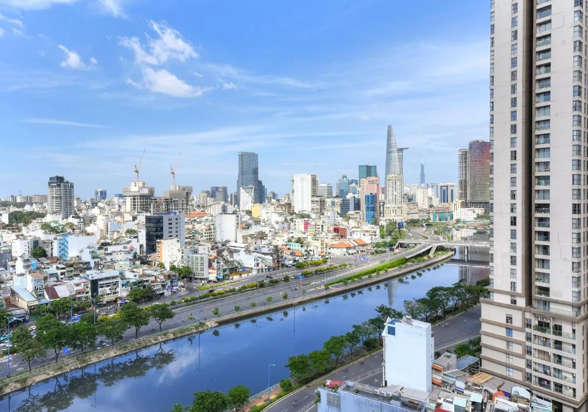 رفيند سايغون ريفرغات ابارمنت فري بول فري ينترنت سيم فور 3 نيتس فري بيك وب فور 5 نيتس — صورة 4