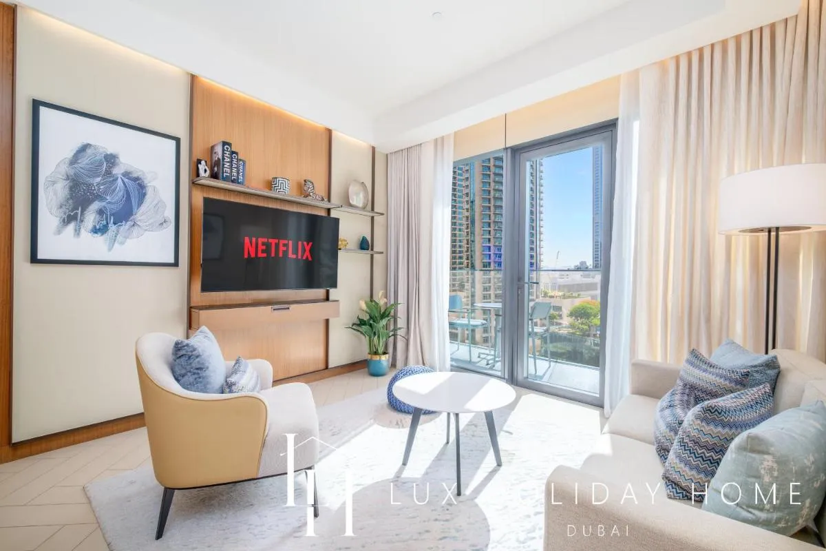 LUX The Address Opera Downtown Suite