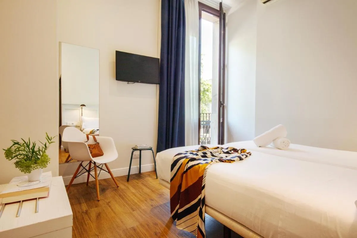 سوم نيت بورن - برشلونة، إسبانيا