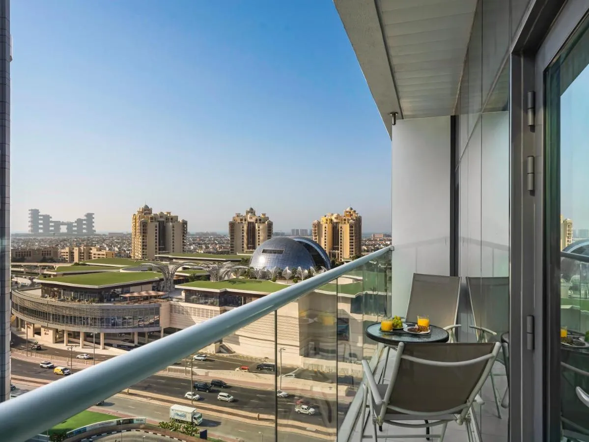 Palm Jumeirah Beachfront 1 Bedroom Apartment with Rooftop Infinity Pool and Atlantis Views — صورة 2