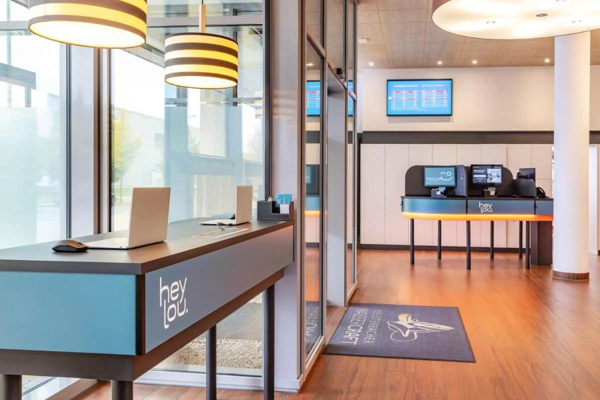 هي لو فرانكفورت إيربورت - فرانكفورت، ألمانيا