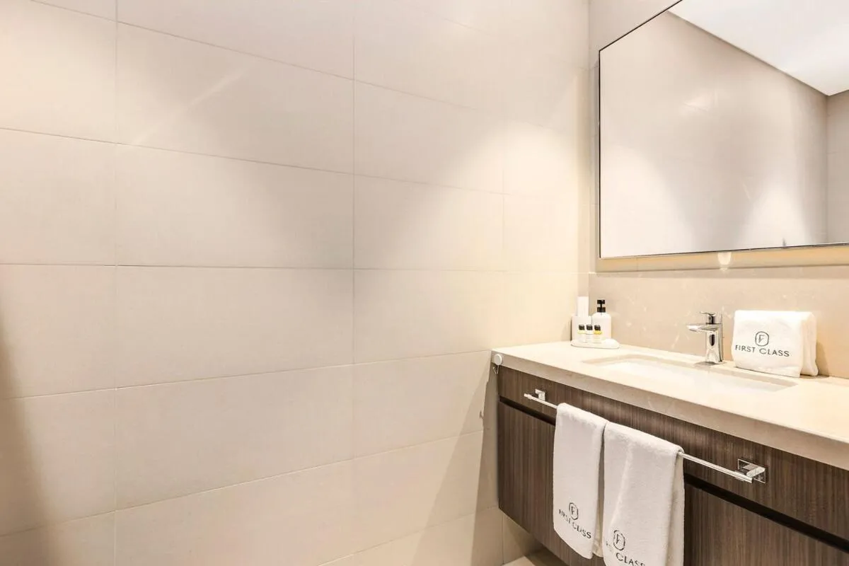 ⁨FIRST CLASS 1BR Stylish Gem Near Dubai Mall⁩ — صورة 24