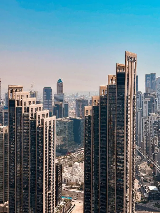 ⁨GRANDE High Floor 1BHK 4 Min Walk Burj Kha Dubai Mall Infinity Pool with Fountain view Free Parking By THE MERIDIAN LUXE⁩ — صورة 26
