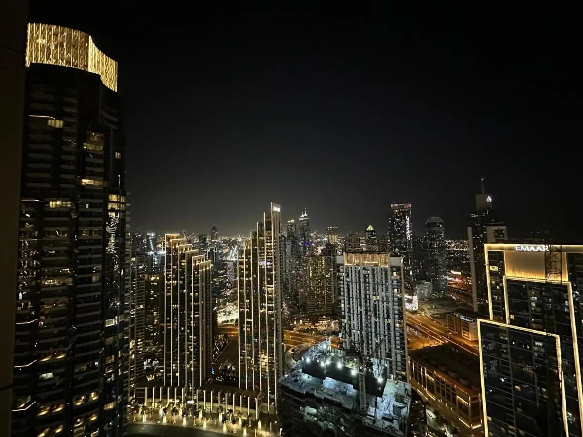 ⁨GRANDE High Floor 1BHK 4 Min Walk Burj Kha Dubai Mall Infinity Pool with Fountain view Free Parking By THE MERIDIAN LUXE⁩ — صورة 28