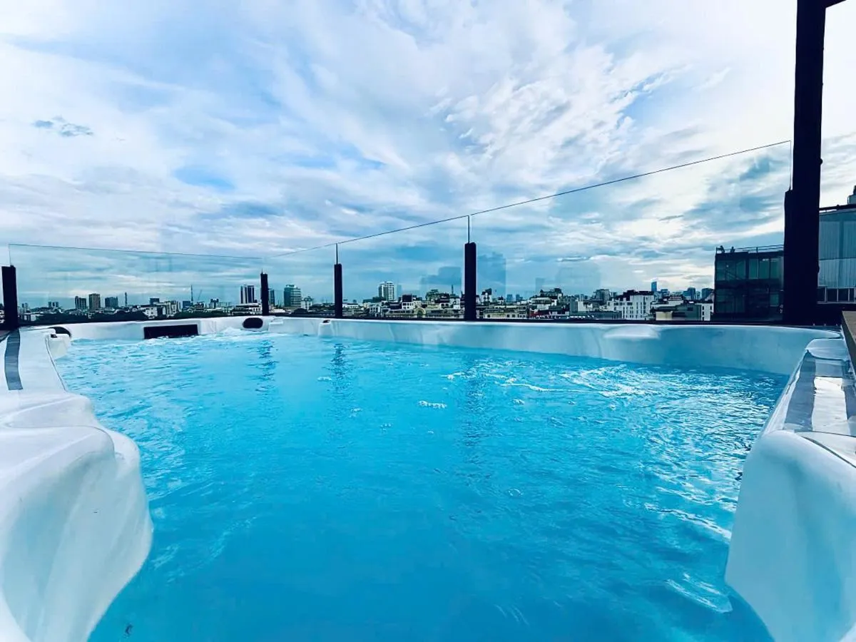 لوكين هانوي لاكسيد و روفتوب - هانوي، فيتنام