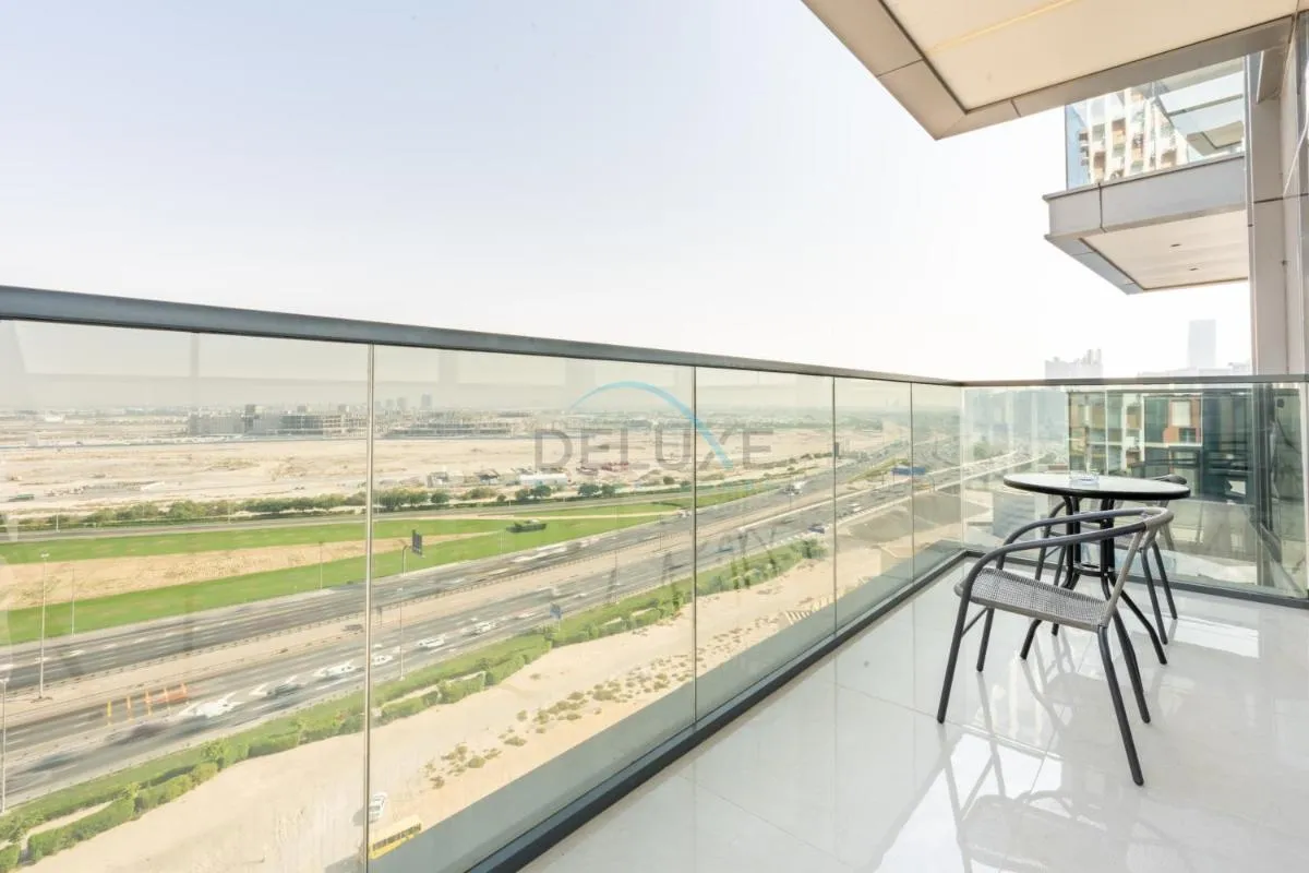 Skyline View 1BR, Minutes Away from Downtown and Dubai Mall, Nobles Tower, Business Bay by Deluxe Holiday Homes — صورة 2