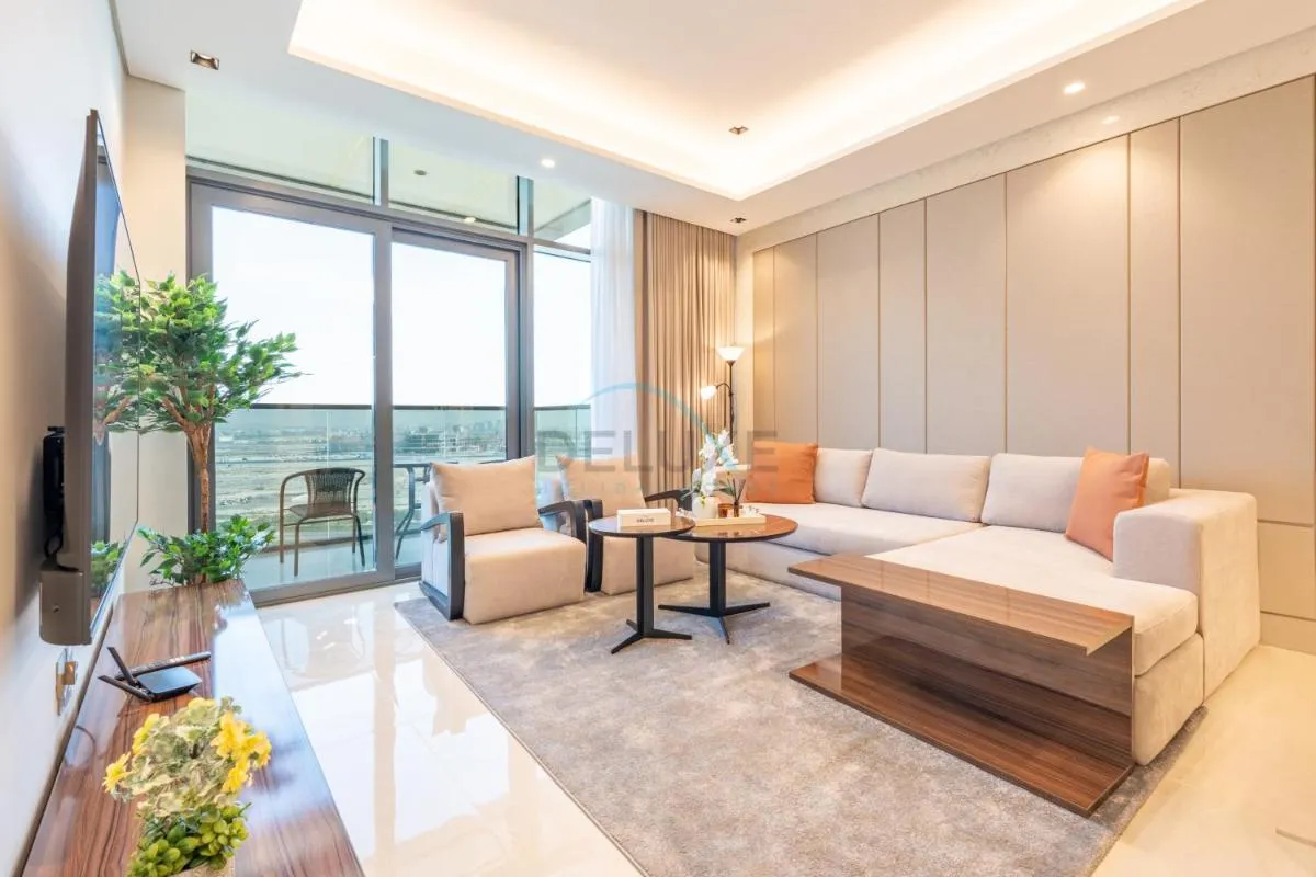 Skyline View 1BR, Minutes Away from Downtown and Dubai Mall, Nobles Tower, Business Bay by Deluxe Holiday Homes
