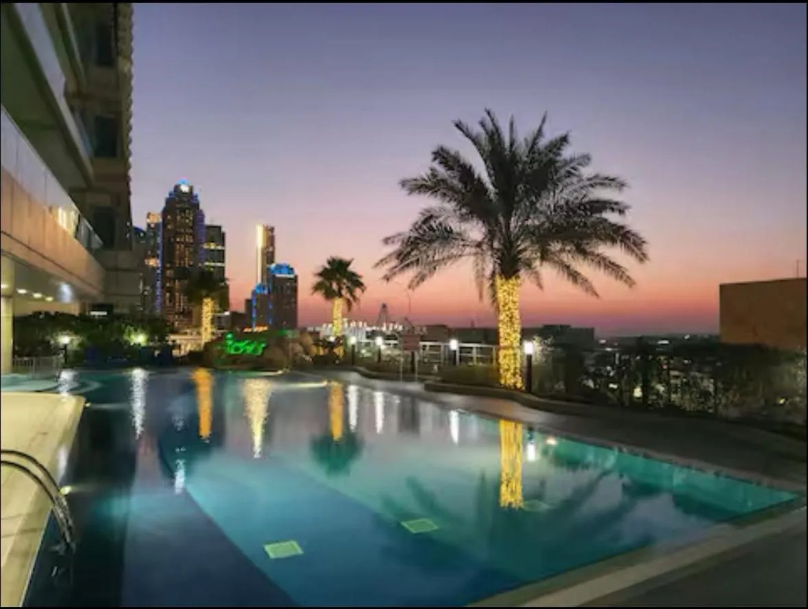 Amazing Design Colorfull Flat Palm Jumeirah View in Heart of Marina — صورة 2