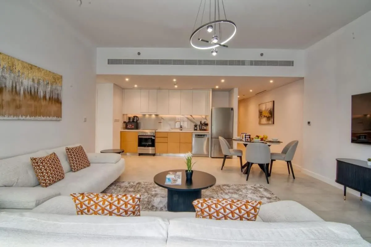 LA VIE 1BDR in JBR with Private Beach — صورة 2