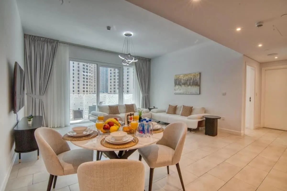 ⁨LA VIE 1BDR in JBR with Private Beach⁩ — صورة 5