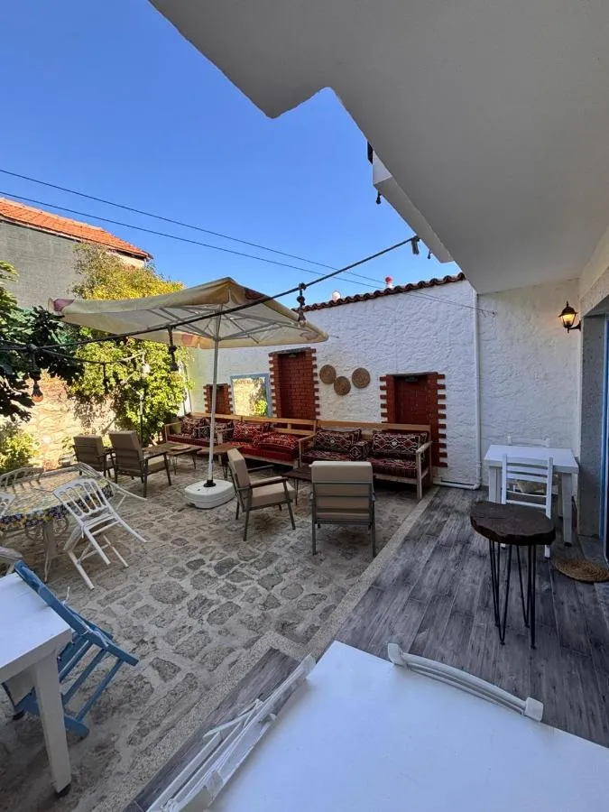 Paris Alaçatı Butik Otel — صورة 3