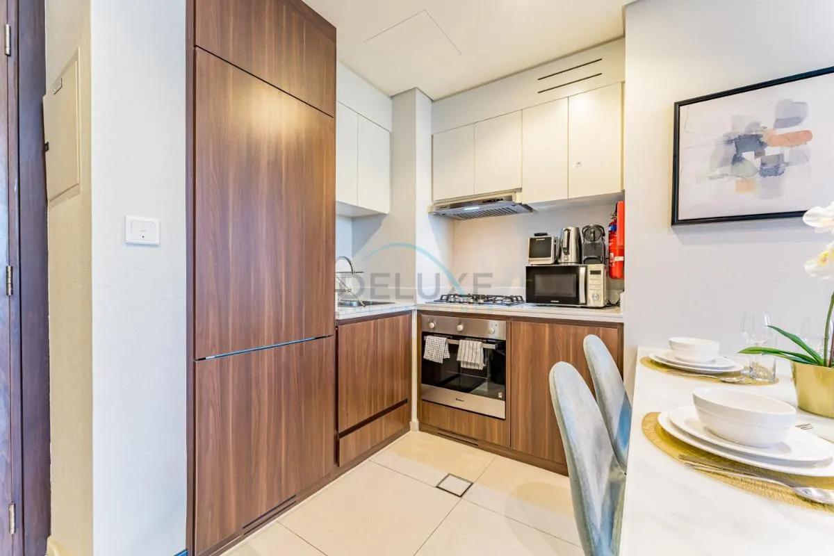 ⁨High-Rise 2BR with Dubai Water Canal View, Quick Access to Downtown, Vera Tower, Business Bay by Deluxe Holiday Homes⁩ — صورة 6