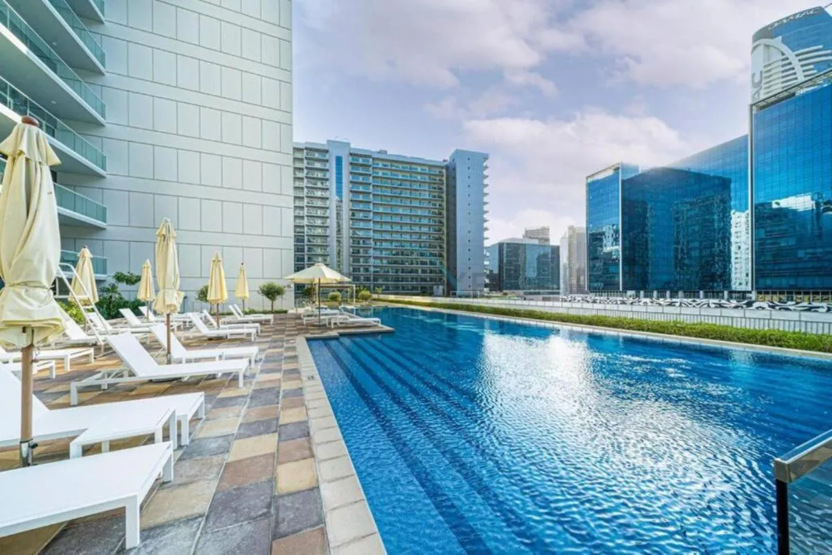 ⁨High-Rise 2BR with Dubai Water Canal View, Quick Access to Downtown, Vera Tower, Business Bay by Deluxe Holiday Homes⁩ — صورة 20
