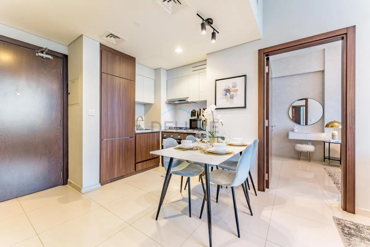 ⁨High-Rise 2BR with Dubai Water Canal View, Quick Access to Downtown, Vera Tower, Business Bay by Deluxe Holiday Homes⁩ — صورة 9