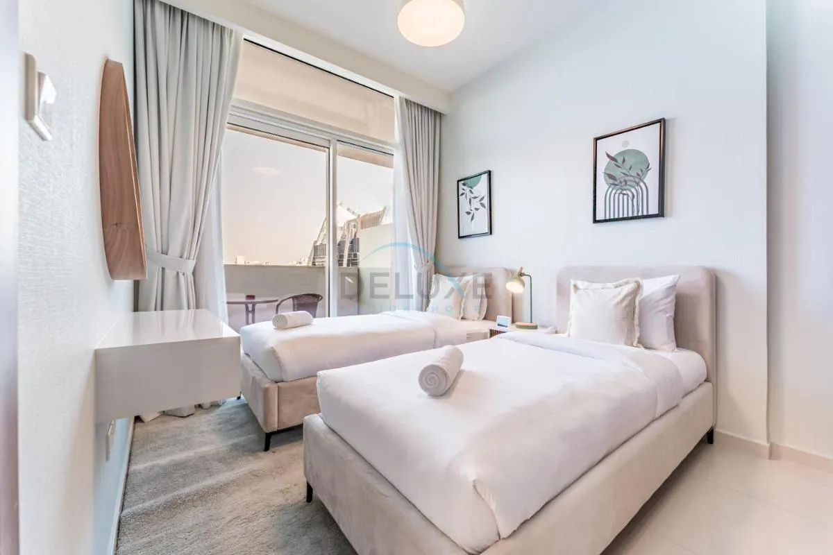 ⁨High-Rise 2BR with Dubai Water Canal View, Quick Access to Downtown, Vera Tower, Business Bay by Deluxe Holiday Homes⁩ — صورة 10