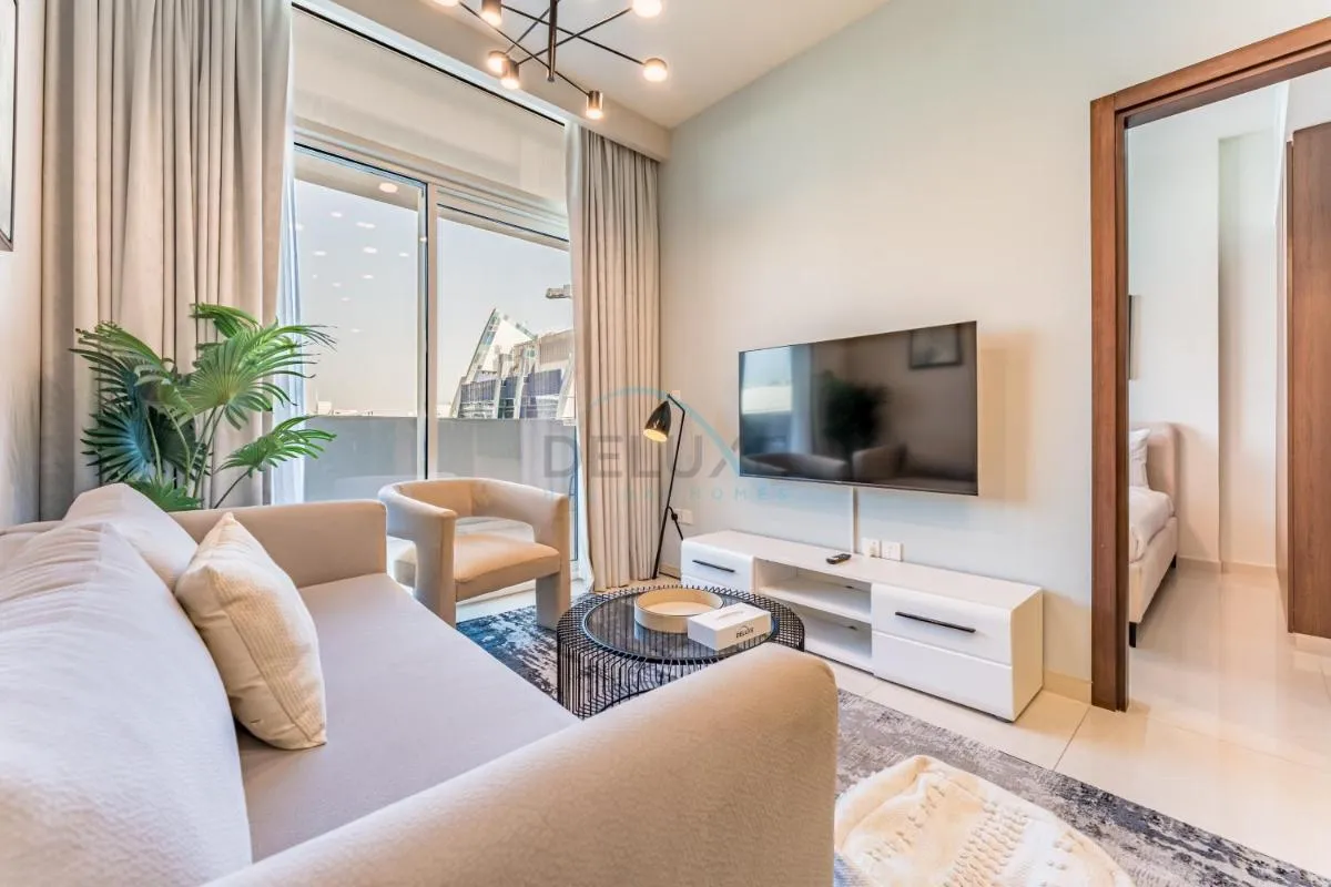 ⁨High-Rise 2BR with Dubai Water Canal View, Quick Access to Downtown, Vera Tower, Business Bay by Deluxe Holiday Homes⁩ — صورة 11