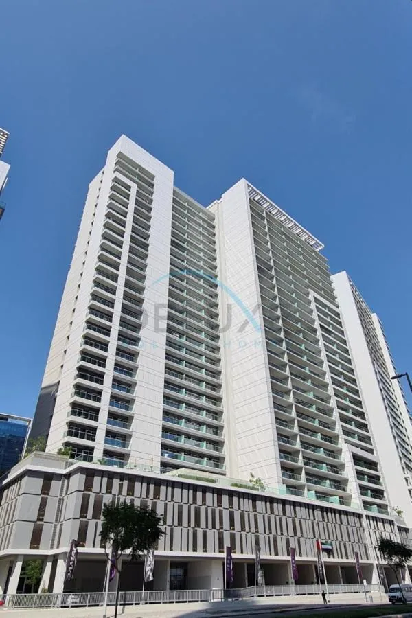 ⁨High-Rise 2BR with Dubai Water Canal View, Quick Access to Downtown, Vera Tower, Business Bay by Deluxe Holiday Homes⁩ — صورة 26