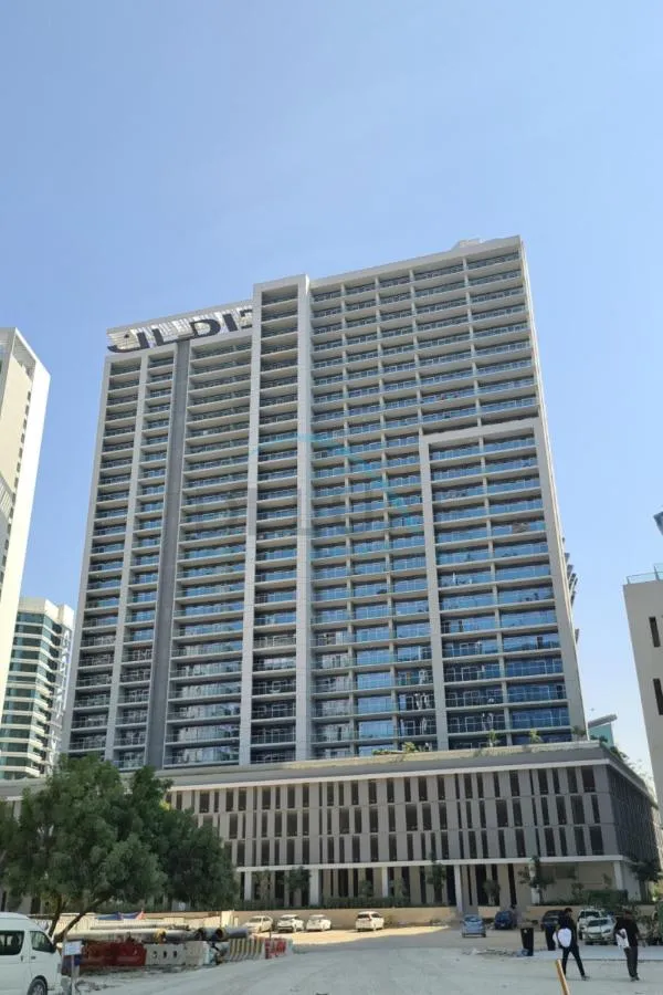 ⁨High-Rise 2BR with Dubai Water Canal View, Quick Access to Downtown, Vera Tower, Business Bay by Deluxe Holiday Homes⁩ — صورة 27