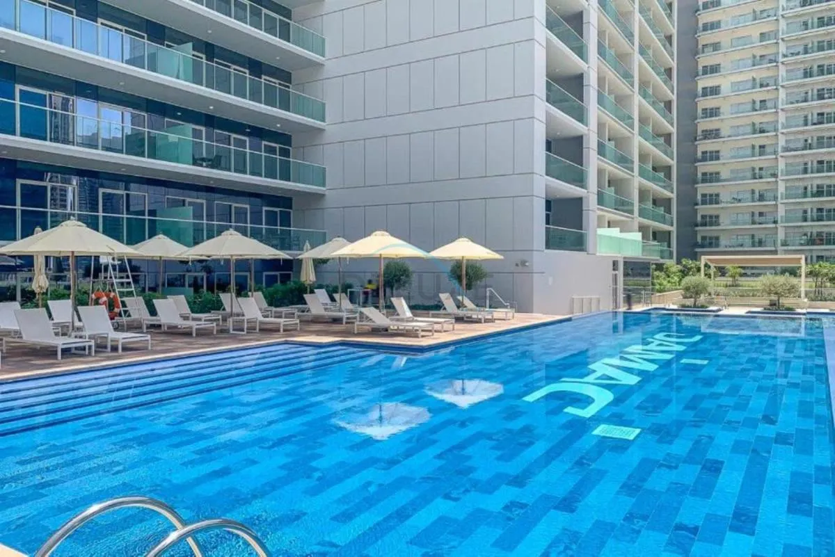 ⁨High-Rise 2BR with Dubai Water Canal View, Quick Access to Downtown, Vera Tower, Business Bay by Deluxe Holiday Homes⁩ — صورة 22