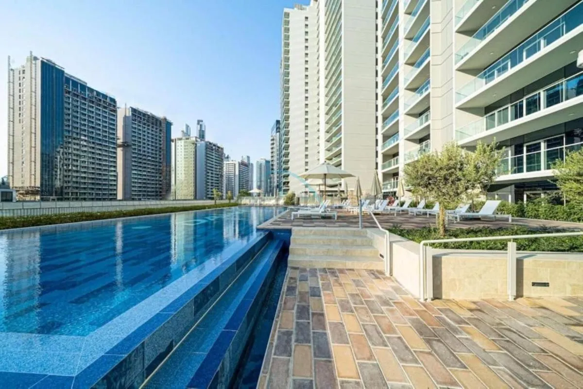 ⁨High-Rise 2BR with Dubai Water Canal View, Quick Access to Downtown, Vera Tower, Business Bay by Deluxe Holiday Homes⁩ — صورة 24