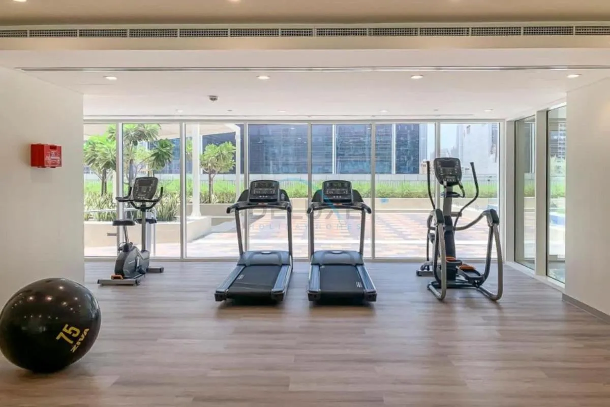 ⁨High-Rise 2BR with Dubai Water Canal View, Quick Access to Downtown, Vera Tower, Business Bay by Deluxe Holiday Homes⁩ — صورة 19