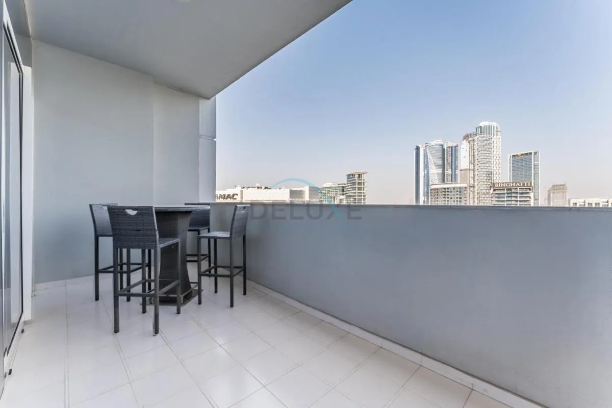 ⁨High-Rise 2BR with Dubai Water Canal View, Quick Access to Downtown, Vera Tower, Business Bay by Deluxe Holiday Homes⁩ — صورة 15