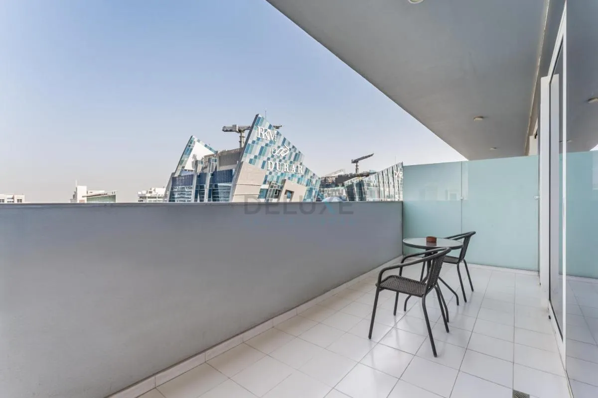 ⁨High-Rise 2BR with Dubai Water Canal View, Quick Access to Downtown, Vera Tower, Business Bay by Deluxe Holiday Homes⁩ — صورة 16
