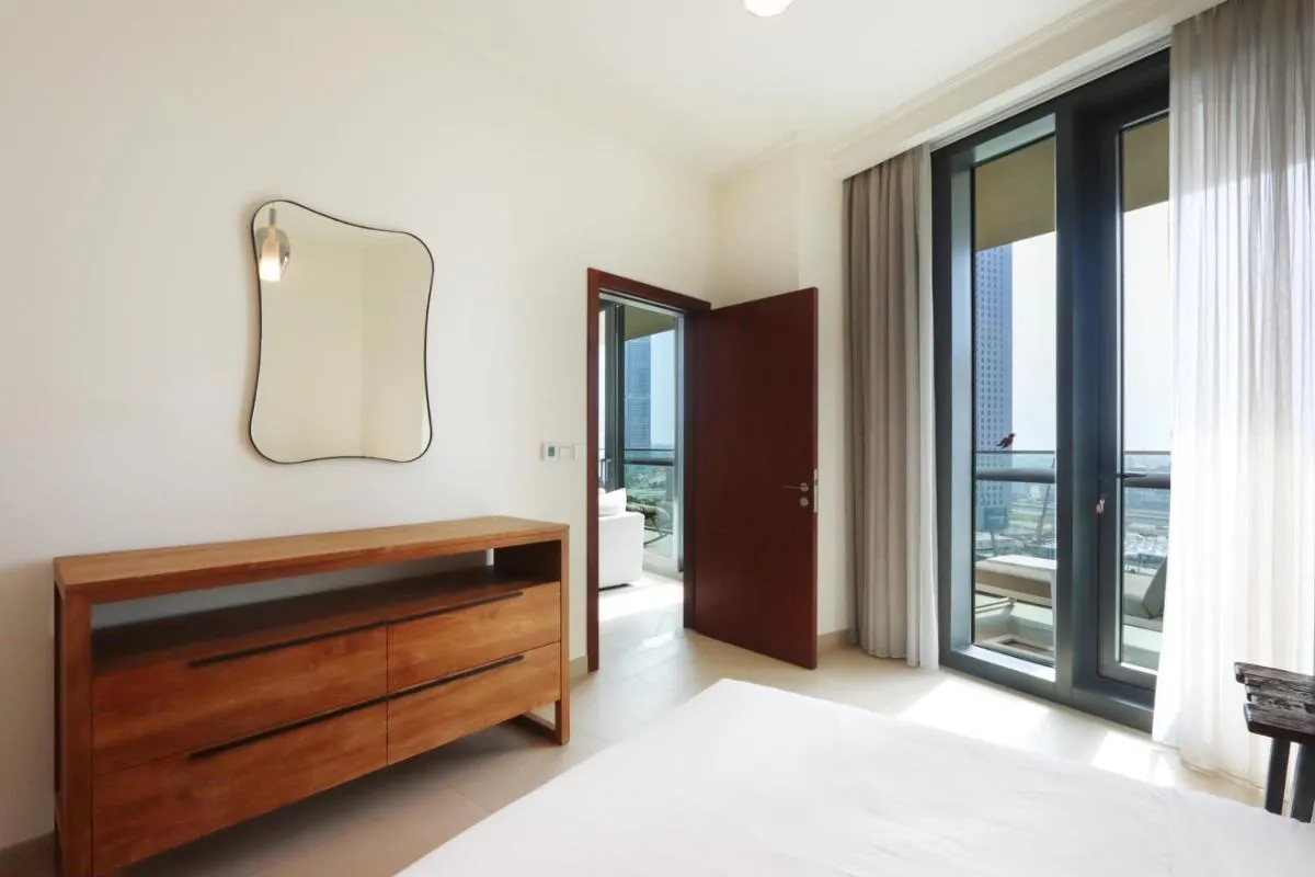 ⁨Prime Located 2BR Near Burj Khalifa & Dubai Mall⁩ — صورة 4