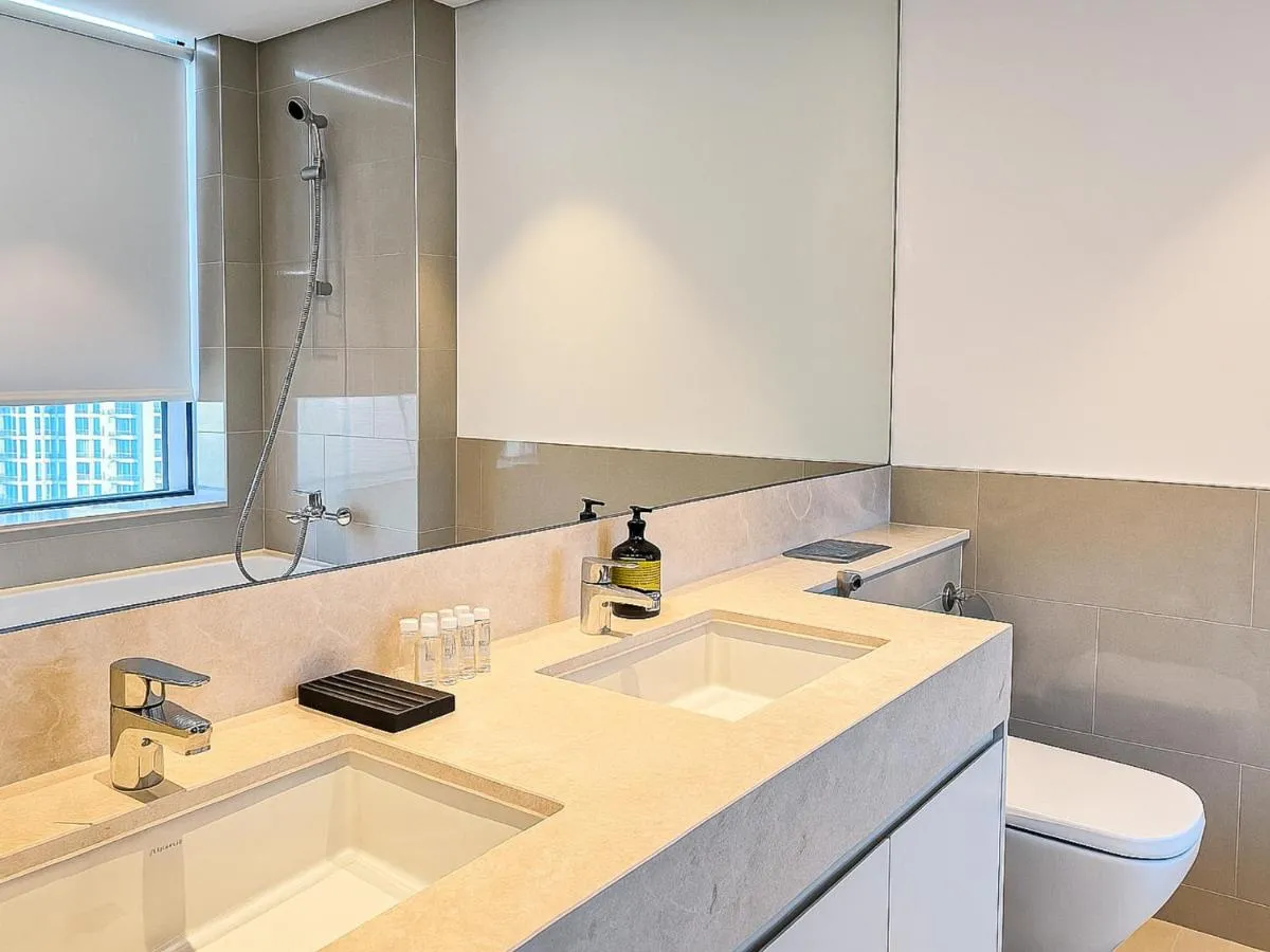 Dream Shoma Upscale 3BR in Downtown Dubai — صورة 3