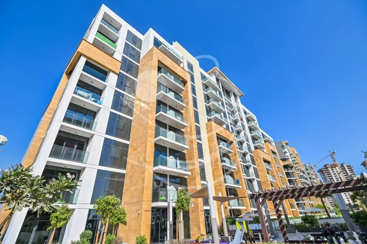 Modern Cozy 1BR Retreat Azizi Riviera Dubai — صورة 3