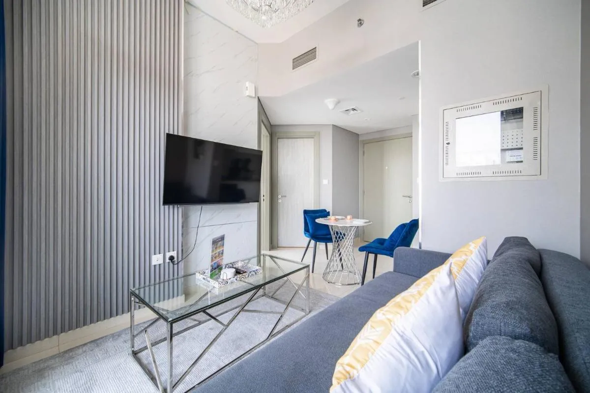 Elegant Escapes - Lavish 1B,Dubai Water Canal View — صورة 4