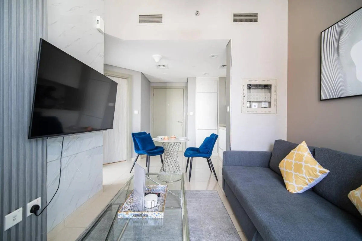 ⁨Elegant Escapes - Lavish 1B,Dubai Water Canal View⁩ — صورة 7